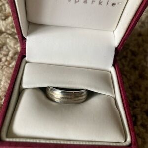 Helzberg Diamonds Men’s Ring (Approx Size 8.5)